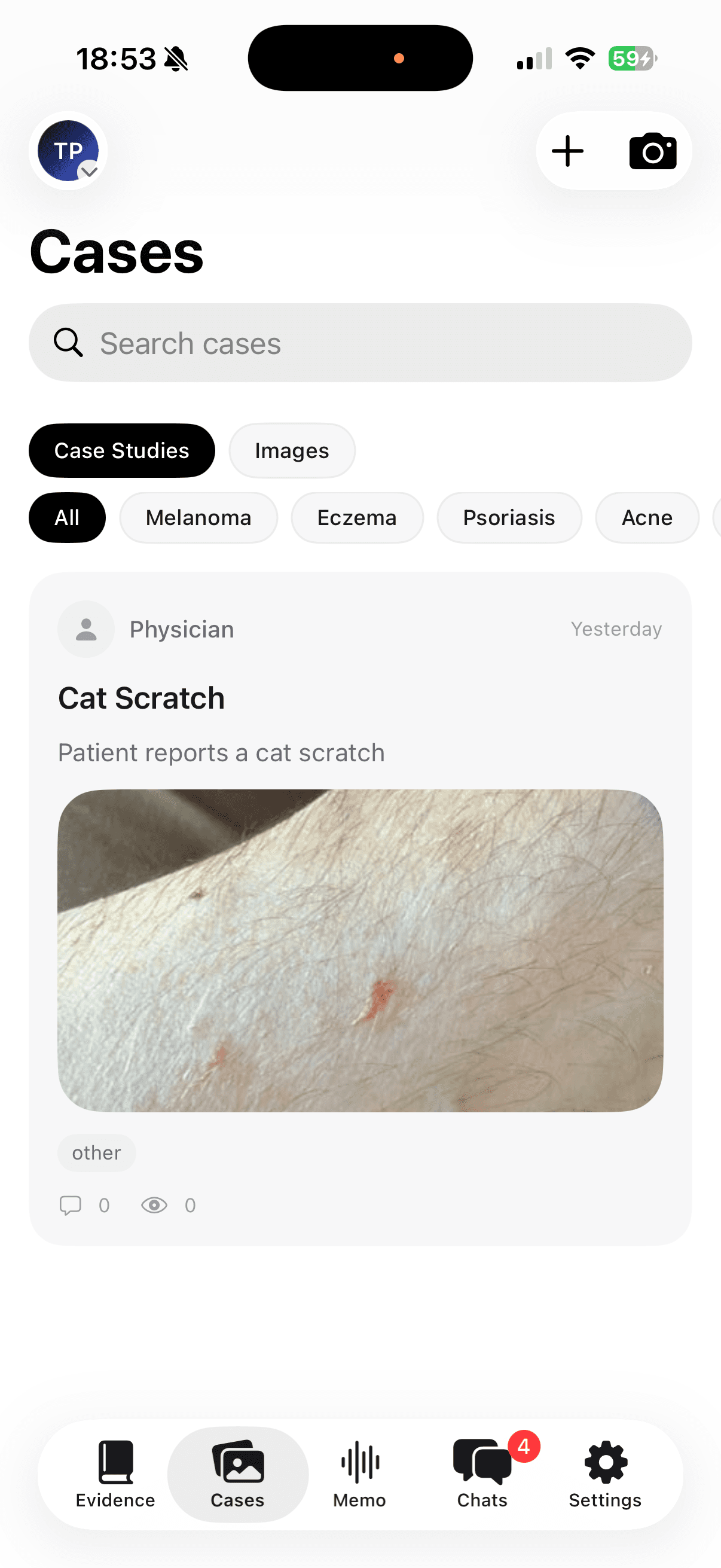 Peak Skin Connect case review showing clinical image sharing